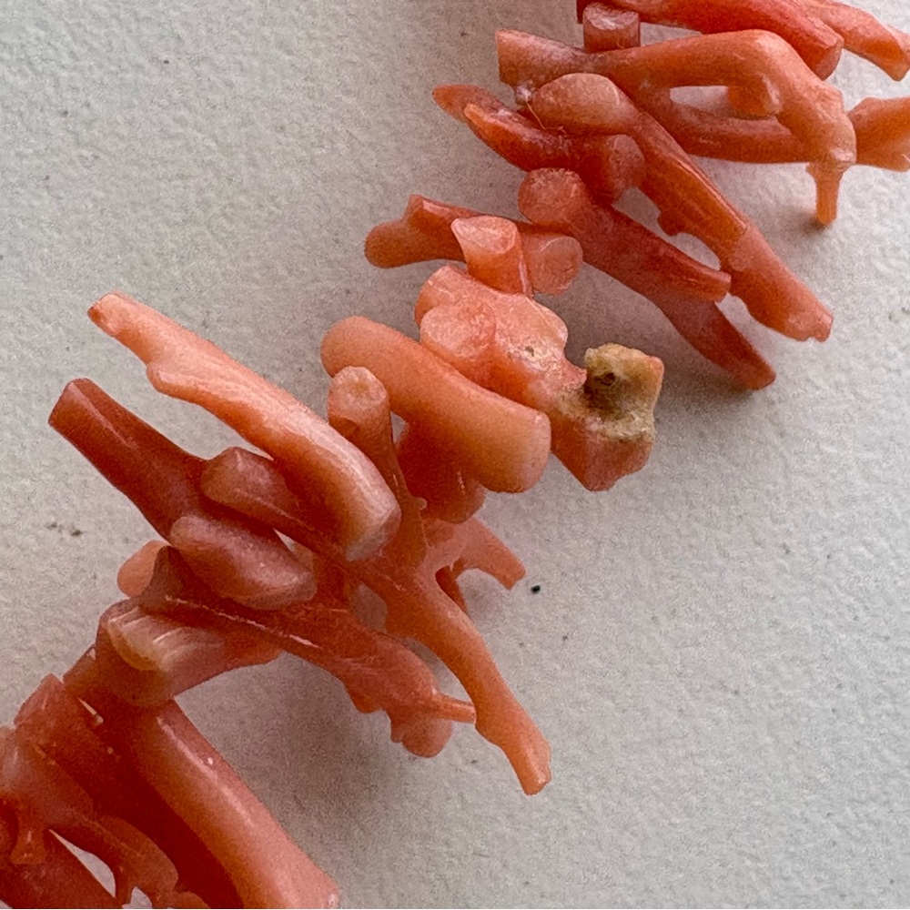 Natural Pink Coral Branch Tendril Necklace Mid Century Modern - Picture 12 of 13